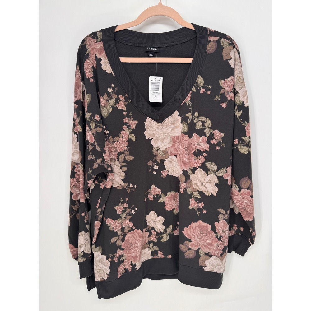 Torrid Sweatshirt Women 2X Black NWT Floral V-Neck Cozy Fleece Step Hem 44455556